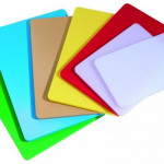 Дошка обробна пластикова різних кольорів 44 х 30 х 2 см (шт)